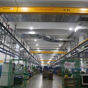 業務不斷發展的中國電工電器制造商公牛集團為新廠房配置了定制化、高性價比的48臺科尼CXT UNO起重機。
